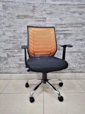 Кресло Barneo K-138 для персонала (черная ткань оранжевая сетка) в Камышлове - kamyshlov.ok-mebel.com | фото